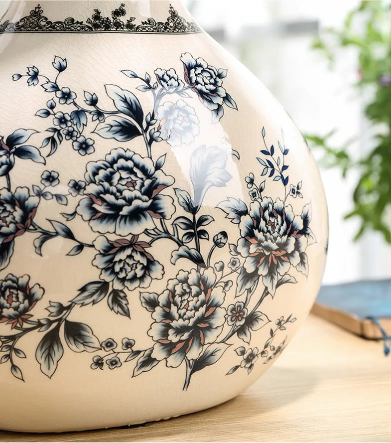 Creative ceramic vase