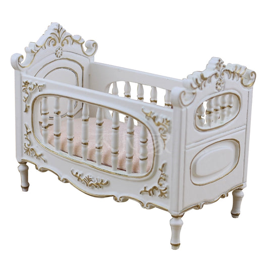 Manual Painting Golden Scale Chair Crib