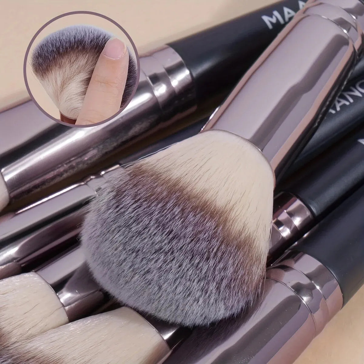MAANGE Professional Makeup Brush Set